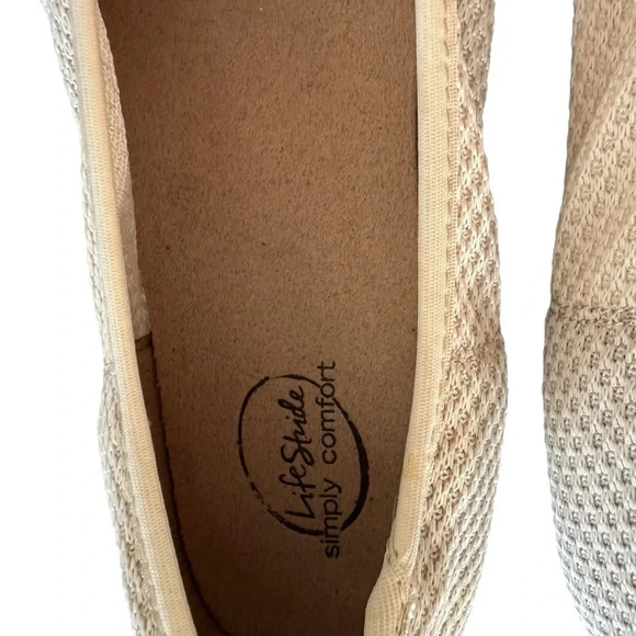 Life Stride women's size 9 cream colored slip on - Picture 7 of 7